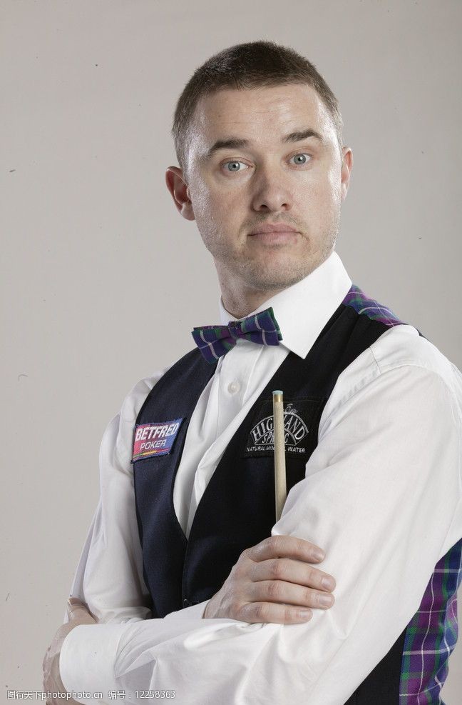 截然不同的 截然不同的