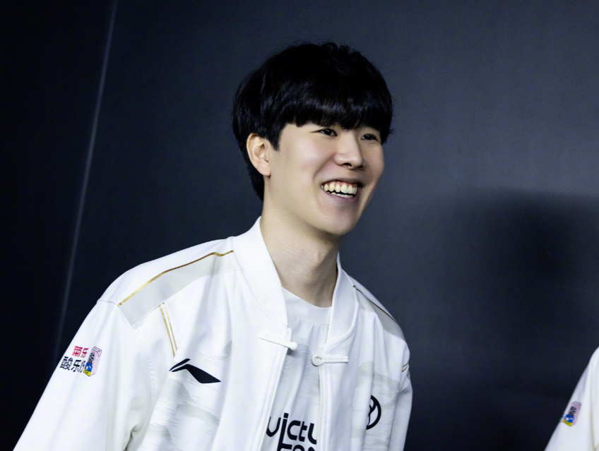 先触后爆 先触后爆